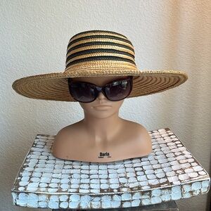 Beautiful straw hat!